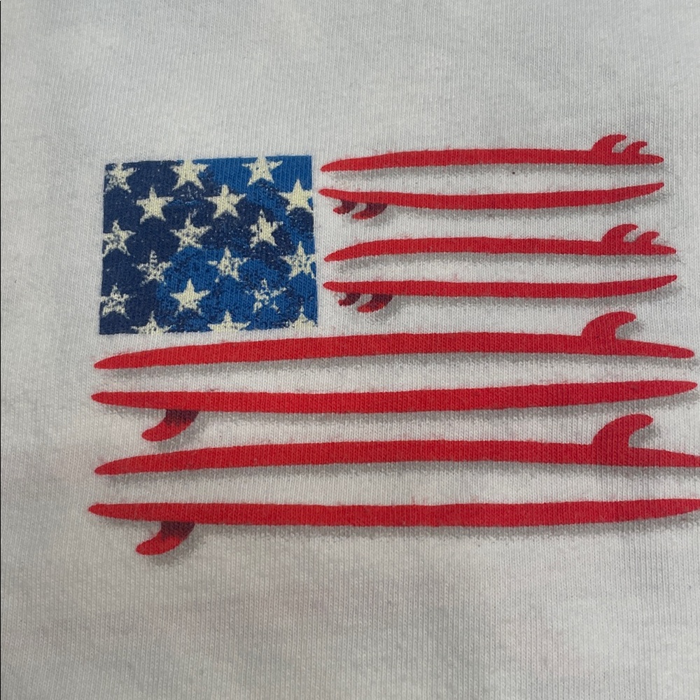 Men's White Crewneck T-Shirt with Small Flag Graphic MENS SMALL or BOYS LARGE!